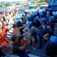 Trieste Free Port workers on strike for International law: the Italian government sends police